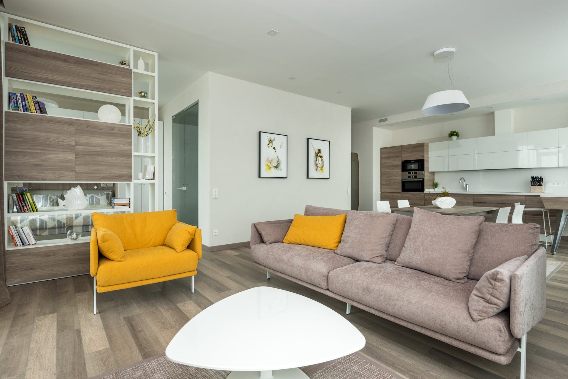 Why Mid-Term Rentals Are Better Than Short-Term Rentals