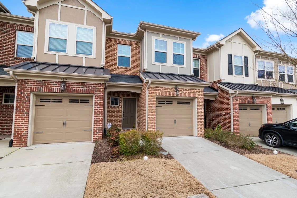 Types of Mid-Term Rental Tenants | Top 6 Groups That Love MTRs